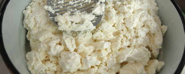 Продажа творога на сельскохозяйственном рынке - Sputnik Беларусь