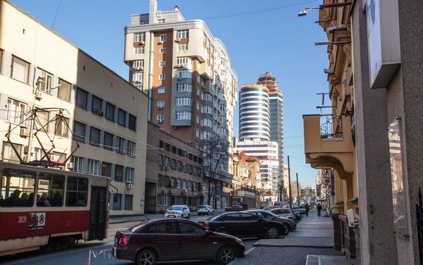Донецк днем выглядит как самый обычный город. - Sputnik Беларусь