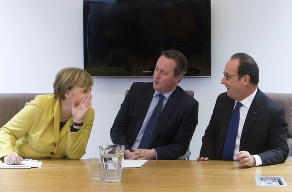 Канцлер Германии Ангела Меркель, премьер-министр Великобритании Дэвид Кэмерон и президент Франции Франсуа Олланд - Sputnik Беларусь