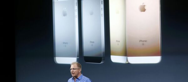 Грег Джосвик рассказывает о новом смартфоне - Sputnik Беларусь