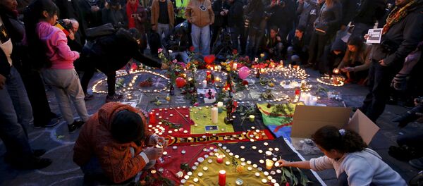 Бельгийцы организовали мемориал на месте теракта в Брюсселе - Sputnik Беларусь