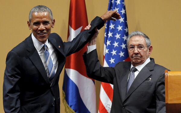 Барак Обама и Рауль Кастро после совместной пресс-конференции - Sputnik Беларусь