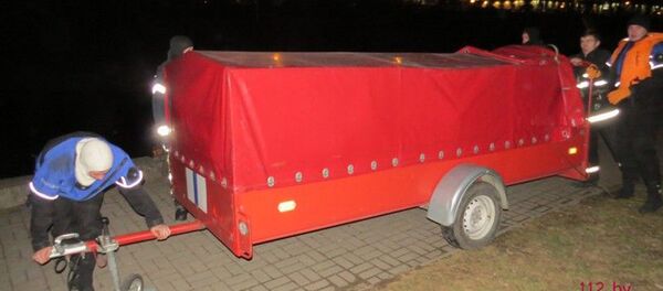 Спасатели возле Свислочи Спасатели возле Свислочи - Sputnik Беларусь