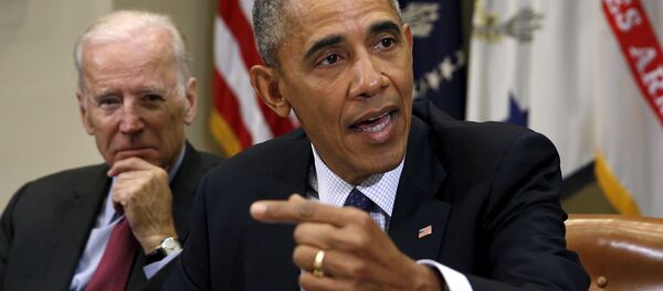 Вице-президент США Джозеф Байден (слева) и президент США Барак Обама - Sputnik Беларусь