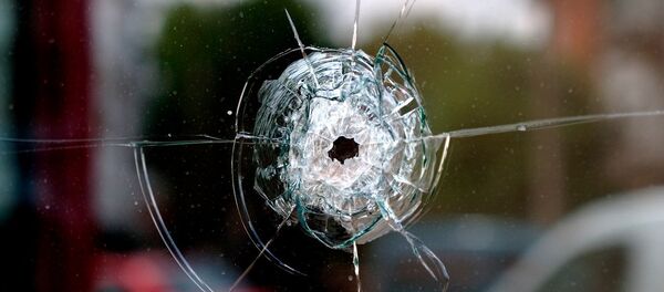 Отверстие в стекле - Sputnik Беларусь
