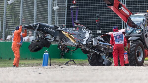 McLaren Алонсо, разбитый на Гран-при Австралии - Sputnik Беларусь