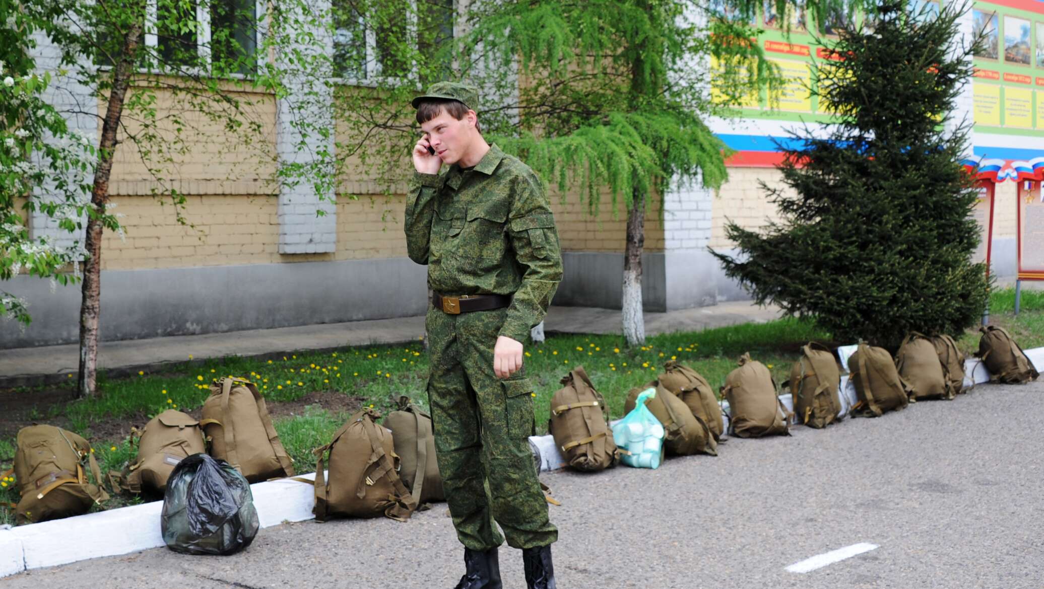 Запретная связь: Минобороны предложит список 