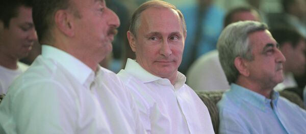 Слева направо: президент Азербайджана Ильхам Алиев, президент РФ Владимир Путин и президент Армении Серж Саргсян - Sputnik Беларусь