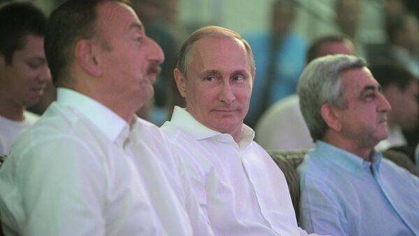 Слева направо: президент Азербайджана Ильхам Алиев, президент РФ Владимир Путин и президент Армении Серж Саргсян - Sputnik Беларусь