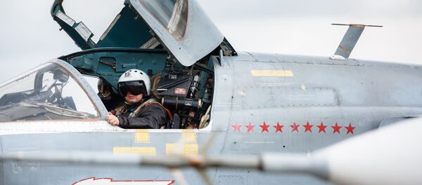 Экипаж бомбардировщика Су-24 ВКС России - Sputnik Беларусь