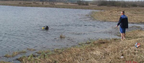 Поиски тела погибшего в реке Друть Поиски тела погибшего в реке Друть - Sputnik Беларусь