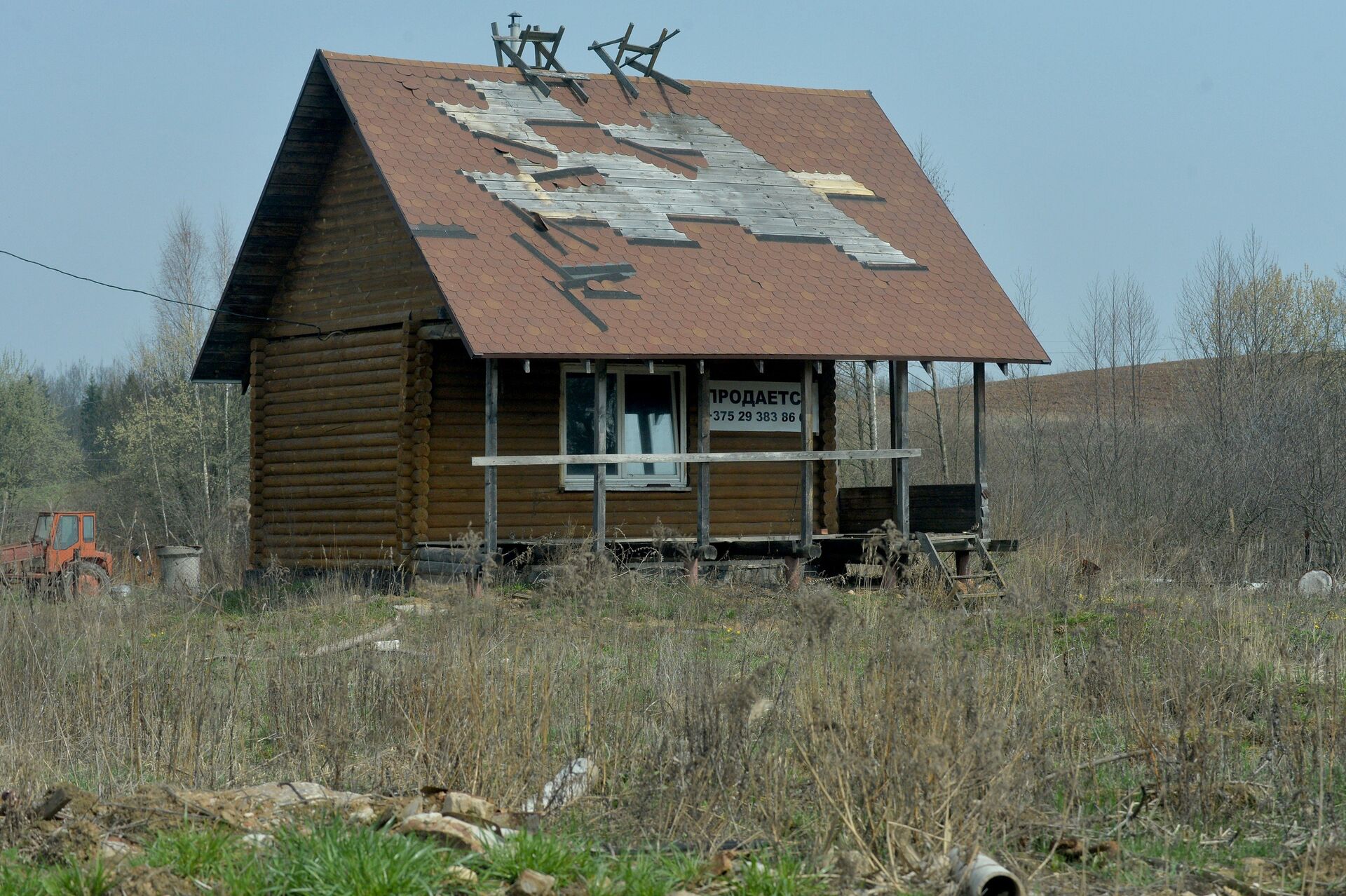 Сотка земли в деревне стоит порядка десяти тысяч долларов - Sputnik Беларусь, 1920, 21.04.2023