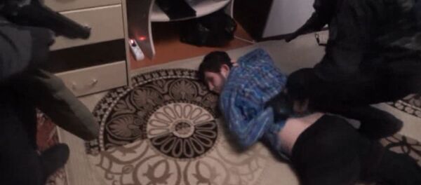 СПУТНИК_ФСБ задержала предполагаемого боевика ИГ в Петербурге. Оперативная съемка - Sputnik Беларусь