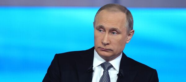 Прямая линия с президентом РФ В. Путиным Прямая линия с президентом РФ В. Путиным - Sputnik Беларусь