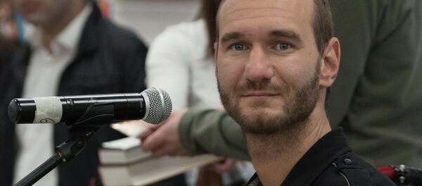 Писатель и меценат Ник Вуйчич в Сочи Писатель и меценат Ник Вуйчич в Сочи - Sputnik Беларусь