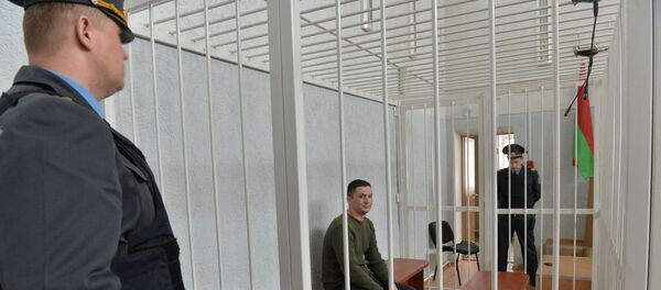 Обвиняемый Тарас Аватаров в начале судебного заседания - Sputnik Беларусь