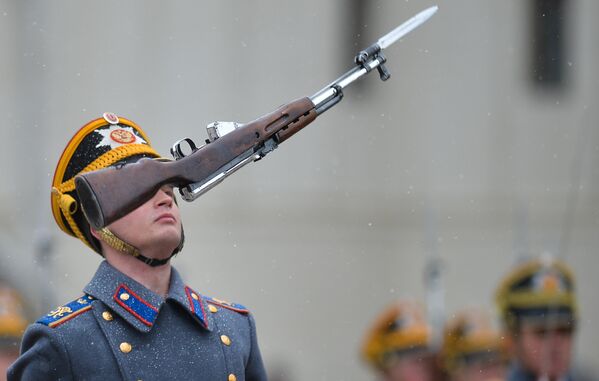 Церемония развода пеших и конных караулов Президентского полка - Sputnik Беларусь