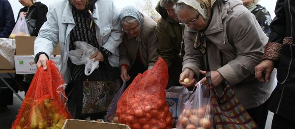 Торговля овощами на рынке Торговля овощами на рынке - Sputnik Беларусь