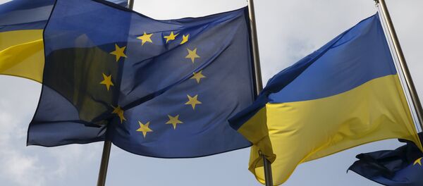 Флаги Украины и Евросоюза Флаги Украины и Евросоюза - Sputnik Беларусь