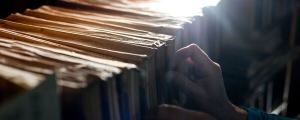 В хранилище библиотеки, архивное фото В хранилище библиотеки, архивное фото - Sputnik Беларусь