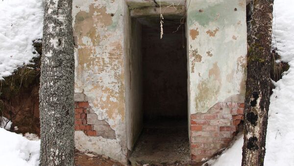 Один из входов в бункер а латвийской Кадаге - Sputnik Беларусь