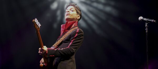 Исполнитель Принс - Sputnik Беларусь