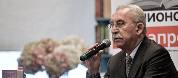 Итальянский журналист, писатель и общественный деятель Джульетто Кьеза - Sputnik Беларусь