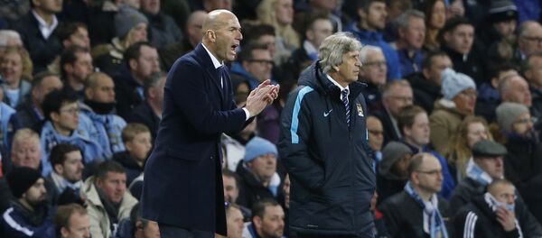 Главный тренер Реала Зинедин Зидан (слева) и главный тренер Манчестер Сити Мануэль Пеллегрини - Sputnik Беларусь