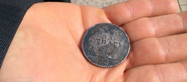 Медаль За адвагу разведчыка Анвара Сафарава - Sputnik Беларусь