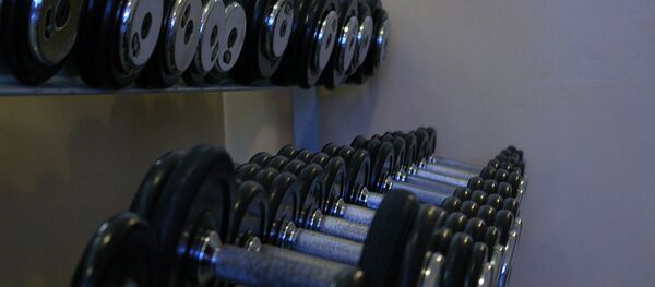 Гантели в спортивном зале. Архивное фото - Sputnik Беларусь
