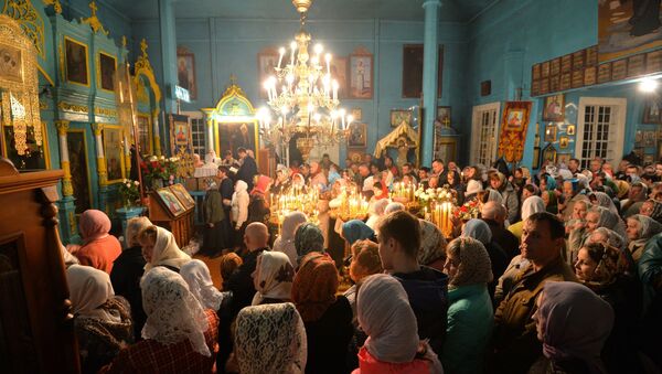 Пасхальное богослужение в Вознесенской церкви в деревне Ставок в Брестской области - Sputnik Беларусь