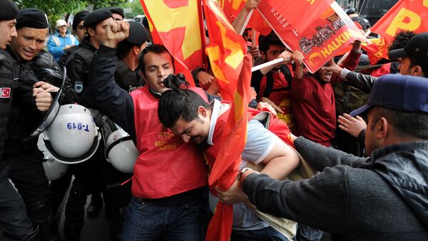 Полиция задерживает участников беспорядков в Стамбуле - Sputnik Беларусь