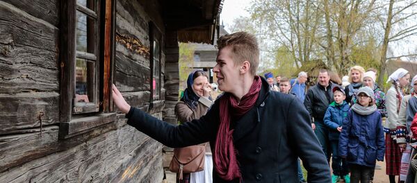 У Музеі народнай архітэктуры і побыту ў велікодны дзень У Музеі народнай архітэктуры і побыту ў велікодны дзень - Sputnik Беларусь
