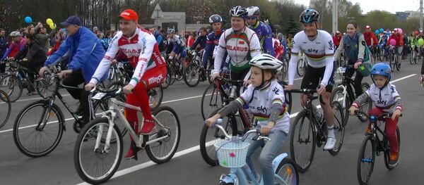 Велопарад в честь открытия сезона прошел в Минске - Sputnik Беларусь