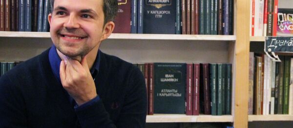 Саша Филипенко представил книгу Травля - Sputnik Беларусь