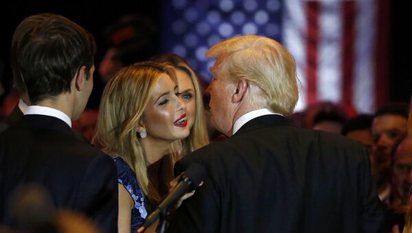 Поцелуй победителю: Трамп и его дочь Иванка после известия о том, что основной конкурент выбыл из президентской гонки - Sputnik Беларусь
