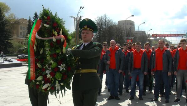 Белорусские хоккеисты принесли цветы к Вечному огню в Минске - Sputnik Беларусь