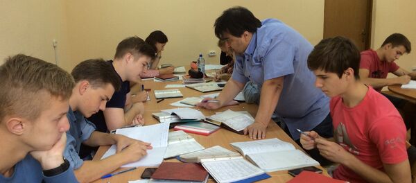 Евгений Ливянт со своими учениками - Sputnik Беларусь