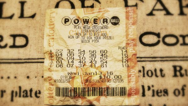 Билет лотереи Powerball. Архивное фото - Sputnik Беларусь