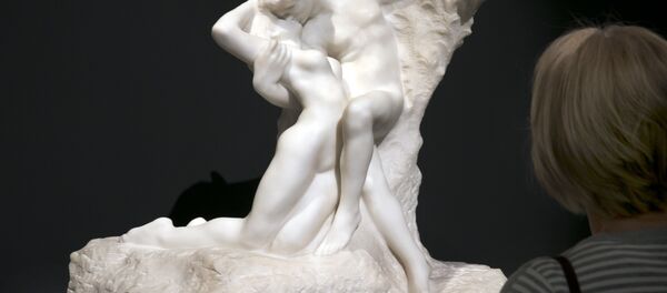 Скульптура французского мастера Огюста Родена Вечная весна Скульптура французского мастера Огюста Родена Вечная весна - Sputnik Беларусь