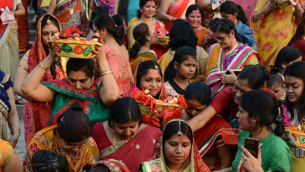 Индийские индуистские женщины во время фестиваля Гангаур - Sputnik Беларусь