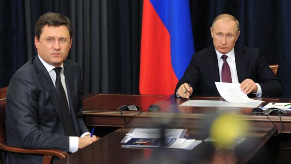 Президент России Владимир Путин (справа) и министр энергетики РФ Александр Новак - Sputnik Беларусь