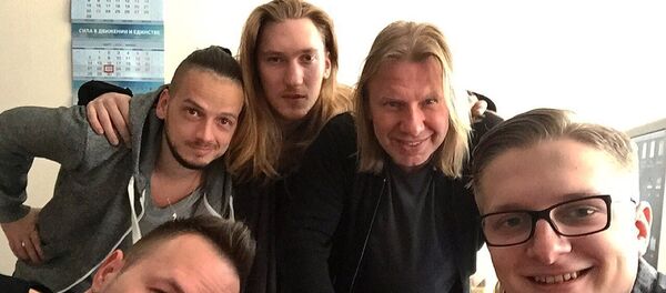 Виктор Дробыш, певец IVAN и его менеджмент - Sputnik Беларусь