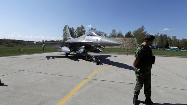 ВВС Португалии во время учений НАТО в Шяуляй, Латвия, 4 мая - Sputnik Беларусь