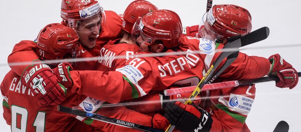 Игроки сборной Беларуси радуются победе Игроки сборной Беларуси радуются победе - Sputnik Беларусь