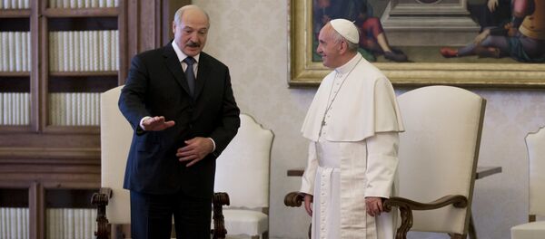 Александр Лукашенко на встрече с Папой Римским - Sputnik Беларусь