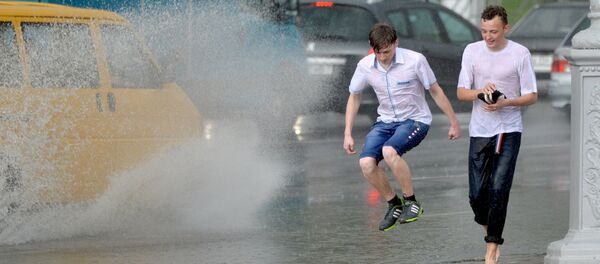 Дождь в Минске - Sputnik Беларусь