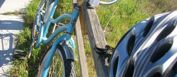 Велосипед и велошлем - Sputnik Беларусь