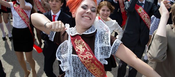 Выпускники, архивное фото - Sputnik Беларусь