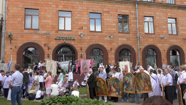 Процессия Божьего тела в Минске собрала тысячи католиков - Sputnik Беларусь